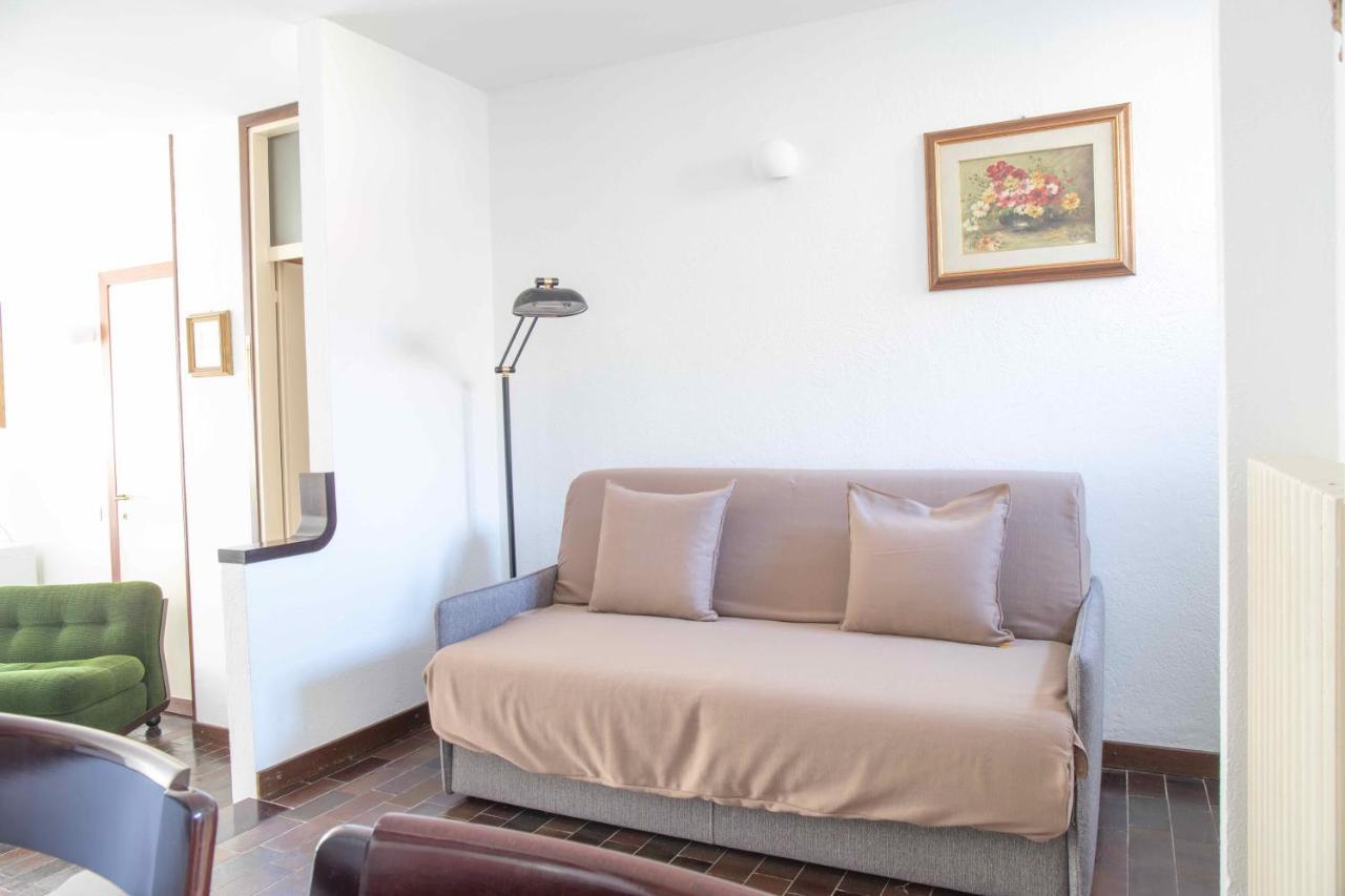 The Postcard By Design Studio Varenna Bagian luar foto