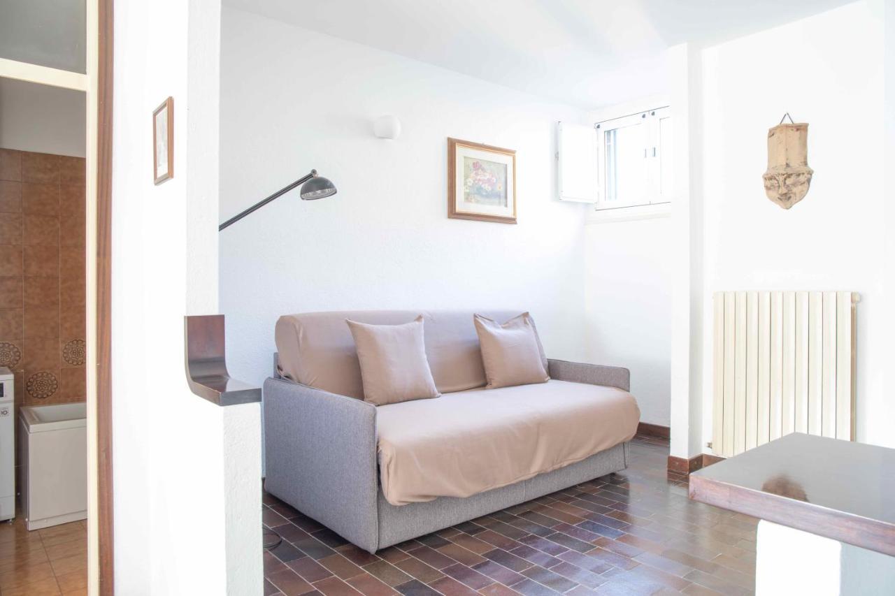 The Postcard By Design Studio Varenna Bagian luar foto