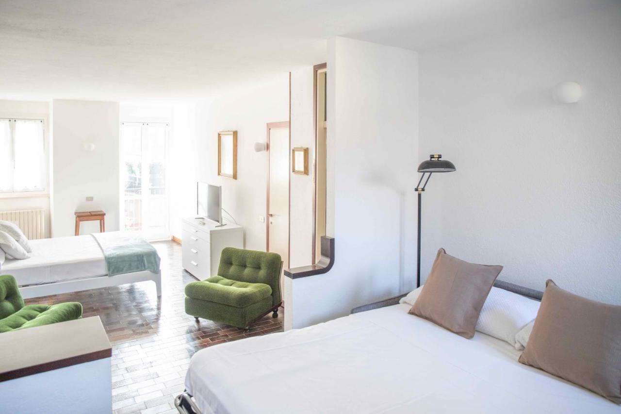 The Postcard By Design Studio Varenna Bagian luar foto