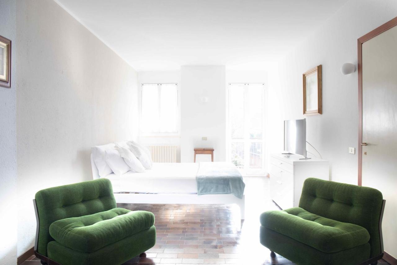 The Postcard By Design Studio Varenna Bagian luar foto